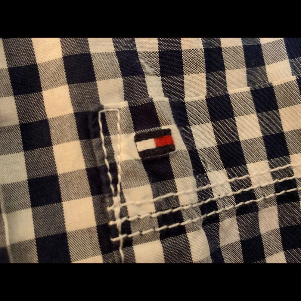 Tommy Hilfigur Boys Button Down plaid shirt-Navy /white - Picture 5 of 10